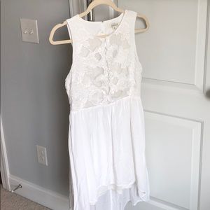 White hi lo sleeveless dress perfect for brides!